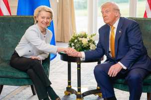 Les Etats-Unis et l’UE signent un accord sur les droits de douane Meeting between ursula von der leyen, president of the ec, and donald trump, president of the united states 2025 (3)
